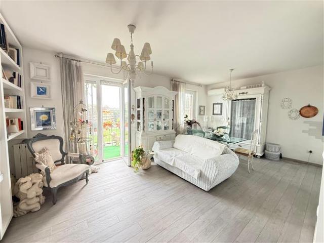 Villino a Schiera di 110 mq a Eur, Torrino, Tintoretto Roma