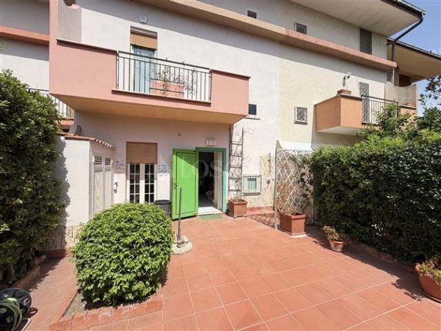 Villino a Schiera di 110 mq a Fregene, Maccarese, Le Vignole Fiumicino