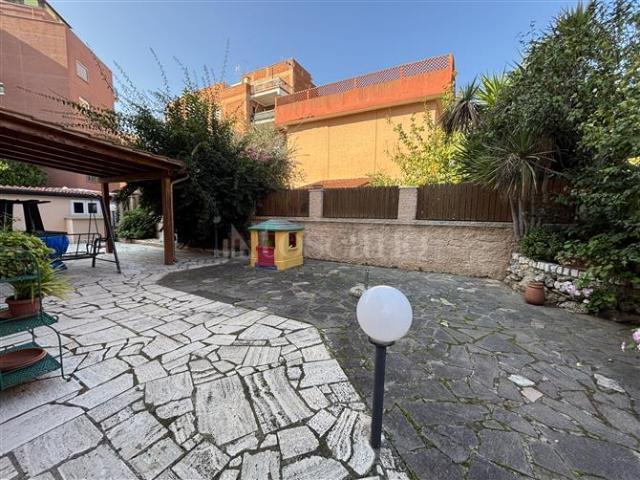 Villino a Schiera di 120 mq a Ladispoli Ladispoli