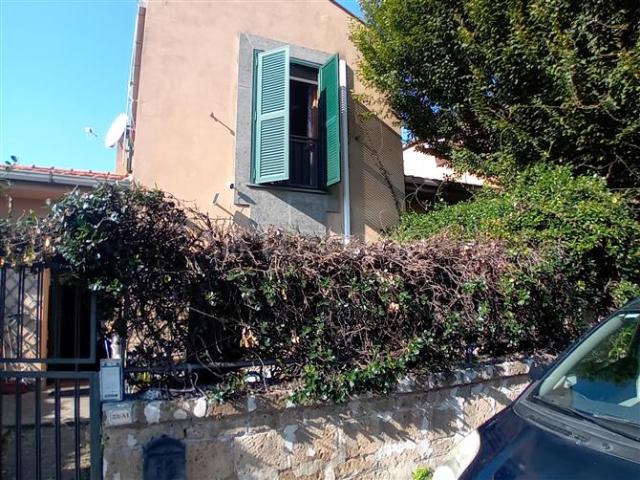 Villino a Schiera di 166 mq a Sutri Sutri
