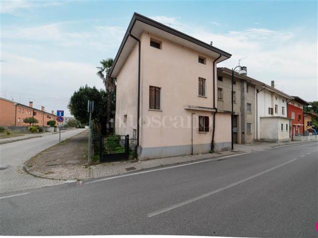 Villino a Schiera di 167 mq a Pordenone Pordenone