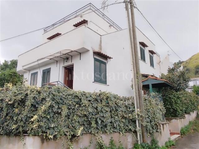 Villino a Schiera di 200 mq a Altarello, Poggio Ridente, Boccadifalco, Baida Palermo