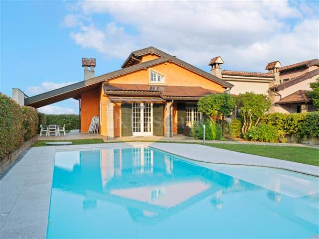 Villa Bifamiliare di 240 mq a SAN MARTINO DELLA BATTAGLIA Desenzano del Garda