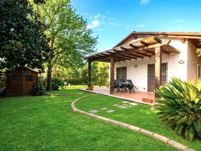 VILLINO in AFFITTO a PIETRASANTA MARINA DI PIETRASANTA di 4 vani