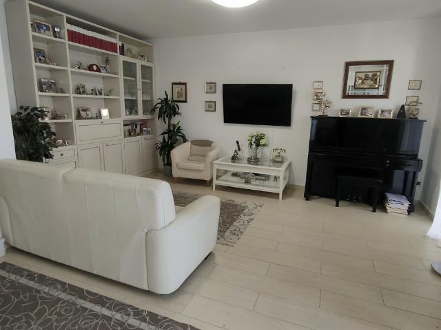 VILLINO in VENDITA a VIAREGGIO TORRE DEL LAGO di 7 vani