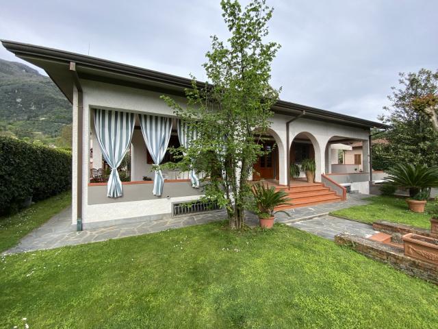 VILLINO in VENDITA a CAMAIORE di 7 vani