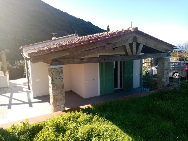 VILLINO in VENDITA a MARCIANA di 2 vani