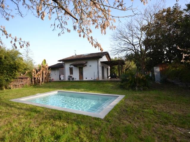 VILLINO in VENDITA a PIETRASANTA MARINA DI PIETRASANTA di 4 vani