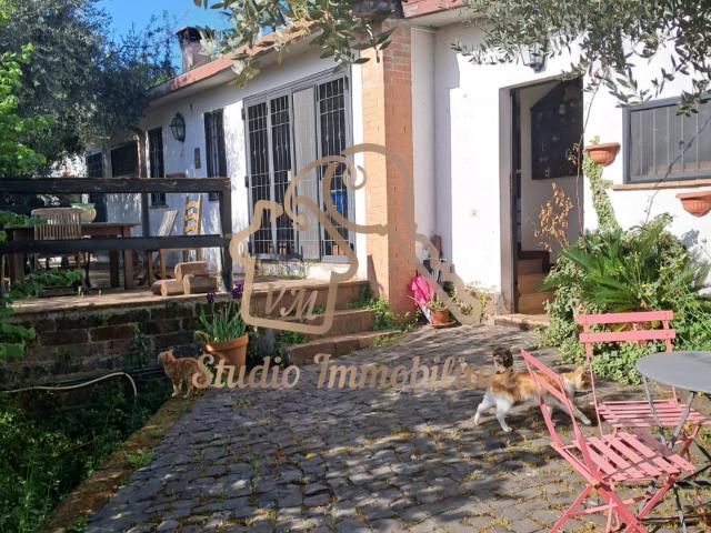 VILLINO, QUADRILOCALE SU UNICO LIVELLO