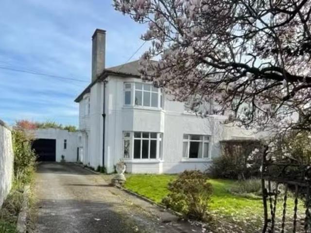 Villiers, 27 Tramore Lawn, Douglas, Co. Cork, T12YDH4 is for s.