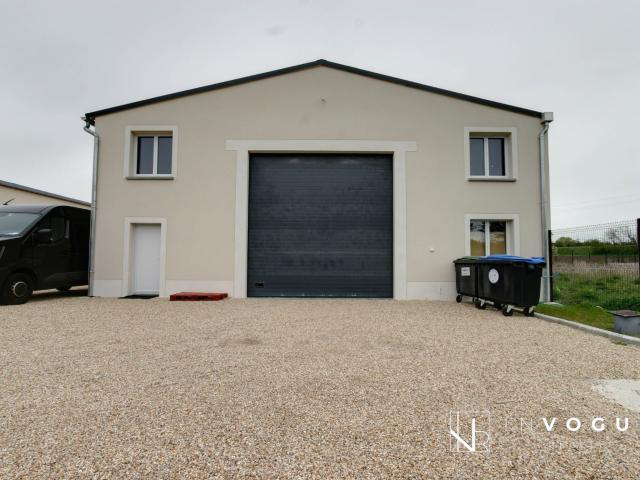 Villiers Saint Frédéric Local d'activité 210 m2