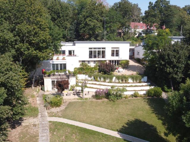 VILLIERS SAINT FREDERIC MAISON D'ARCHITECTE AVEC PISCINE INTERIEURE ET DEPENDANCES