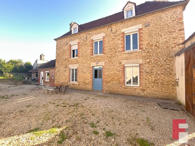 Villy en Trodes Maison familiale de 145 m2 au sol avec studio indépendant et garage