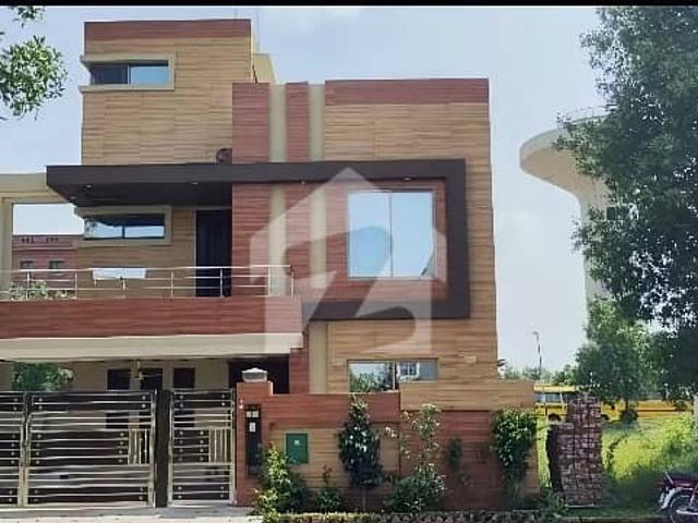 Vip 10 Marla Luxury Furnished House Available For Rent In Bahria Town Lahore