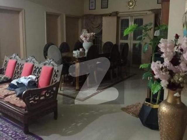 VIP Bungalow 1000 Yard Double Storey With Green Lavish Lawn Gulshan e Iqbal Block 7