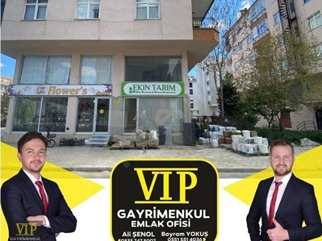 VIP GAYRİMENKUL'den Elmalı Çarşı Merkezde 2 Katlı KİRALIK Köşe Dükkan