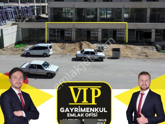 Vip Gayrimenkul'den Cadde Ve Pazar Yeri Girişli 510m² Dükkanlar