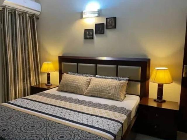 VIP studio room phr day short Time available Islamabad Bahria Town ID 89670