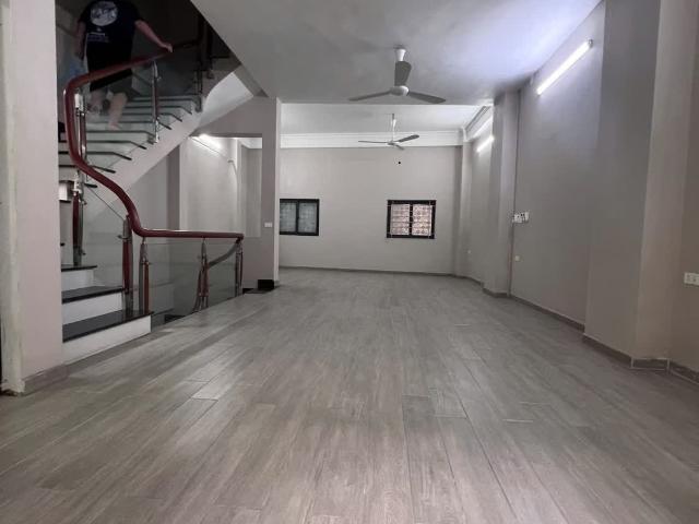 Víp Tây Hồ Phố Lạc Long Quân 60M 4T MT 5,9m Giá 17,9 Tỷ Ngõ Thông Kinh Doanh Gần Hồ Tây