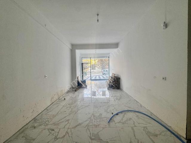 Vip'den Hacı Bayram Veli Cad Üzeri Kiralık 75 M² Dükkan