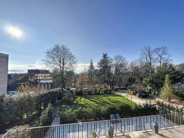 VIRTUELLER RUNDGANG | Nur einen Steinwurf von den Kais von Ouchy entfernt, moderne Wohnung von 160 m²