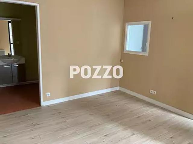 Vire Normandie 14500 Location appartement 2 pièces t2 au dernier étage cave