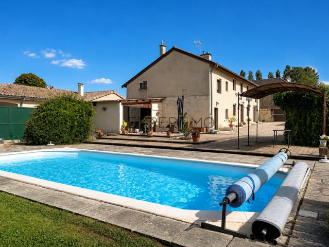 Viré Entre Mâcon et Tournus, une maison familiale avec pis