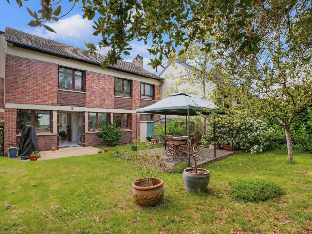 Viroflay RIVE DROITE Maison 5 chambres beau jardin 200 m² DPE D