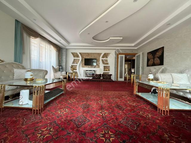 Vista 4 Residance'da Cadde Cepheli Lüks Satılık Daire