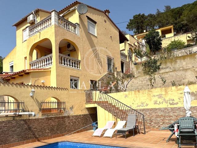 Vista Al Mar Magnífica propiedad de 5 habitaciones con pisci. 286m² Lloret de Mar