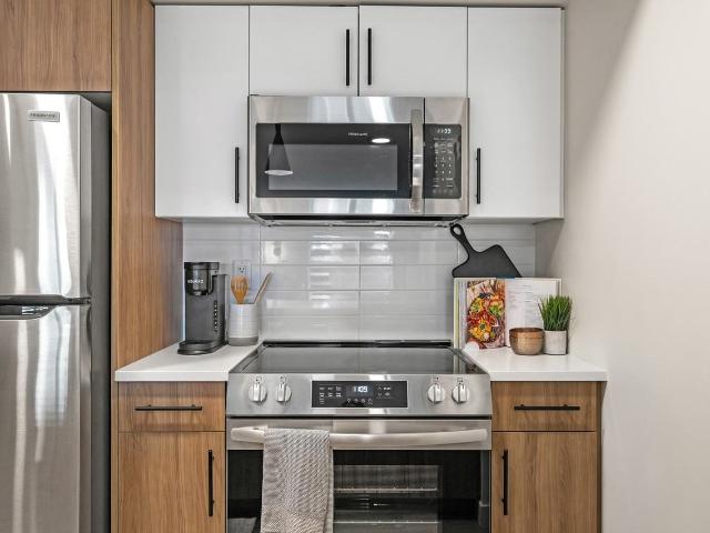 Vista Apartments at Edgemont 2 Bedroom Apartment for Rent at 150 Edgemont Rd Nw, Edmonton, AB T6M 3B8