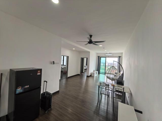 Vista Bangi 1000 sqft Biggest Unit High Floor Fully Furnished