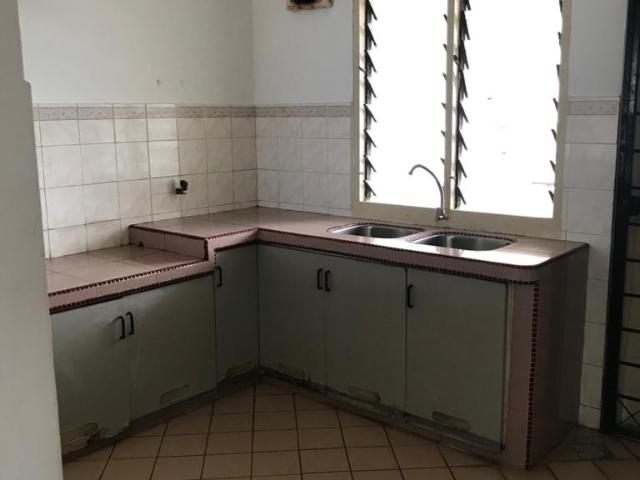 vista komanwel a, condominium