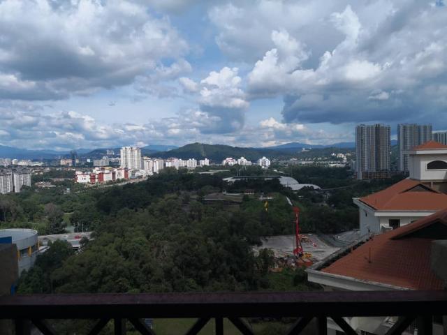 vista komanwel c, condominium