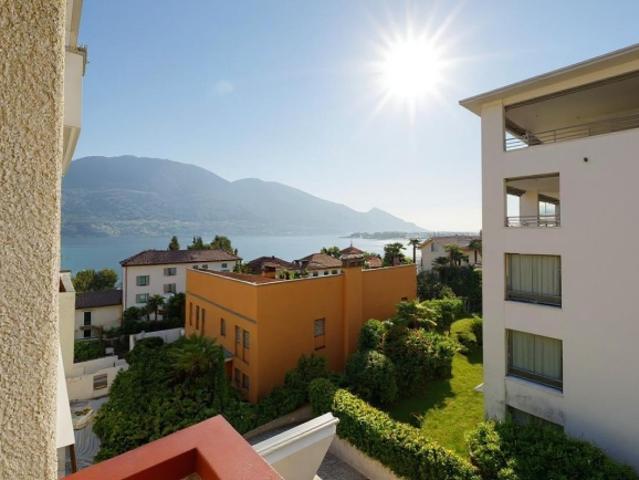 Vista lago, sole e stile appartamento 2.5 locali ristrutturato a Minusio