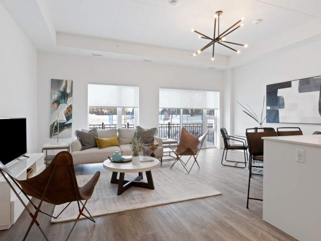 Vista Local 1 Bedroom, 2 Bathroom, Den [object Promise] for Rent