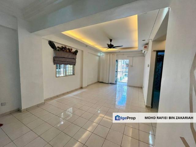 Vista Mahkota