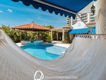 Vista Mar – Casa de 408mts2 con Piscina – 580,000