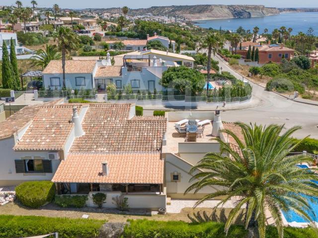 Vista Mar | Charmosa Moradia T3+1 No Porto Dona Maria, Luz À. 255m² Praia da Luz