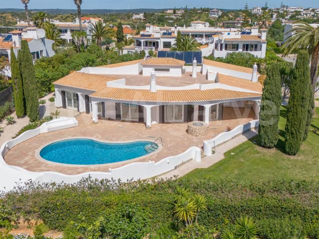Vista Mar | Moradia T4 Remodelada De Luxo Á Venda Em Montinh. 345m² Praia da Luz