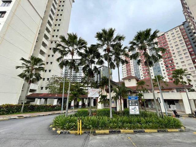 Vista Pinggiran Apartment Seri Kembangan Selangor