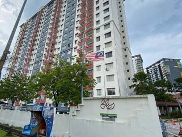 Vista Pinggiran Taman Pinggiran Putra Corner Unit Apartment