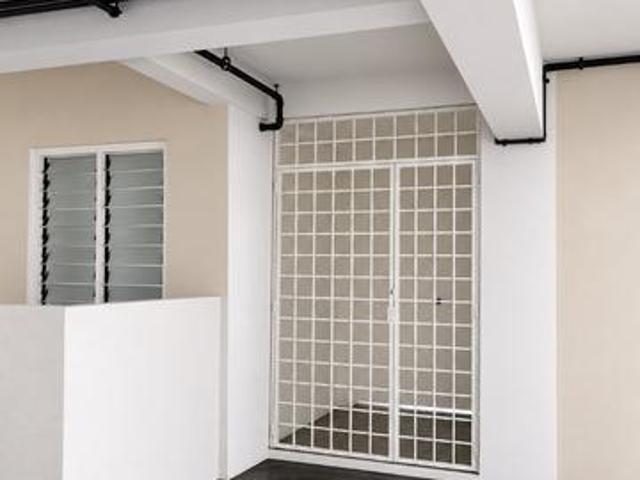Vista PrimaBandar Bukit Puchong End Lot 915sf For Sale