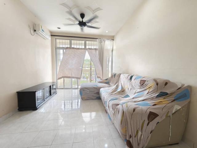 Vista Seri Alam 3 bed 2 bath Level 2 Balcony Good Condition