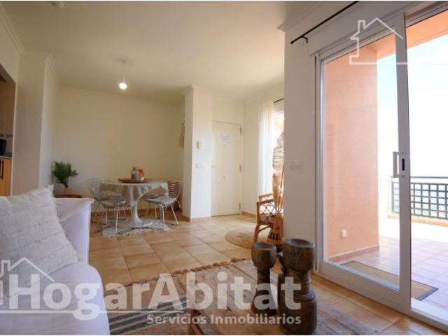 ¡VISTAS AL MAR! ÁTICO EN RESIDENCIAL CON GARAJE, TERRAZA Y PISCINA COMUNITARIA