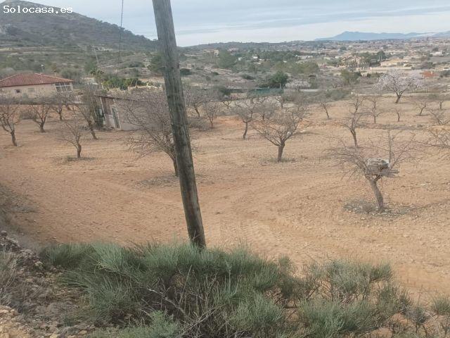 “Vistas espectaculares + vivienda avanzada en parcela de 6.000 m2 – gran oportunidad en Hondón”