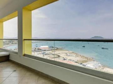 Vistas Impresionantes del Puente te Esperan en Causeway Towers