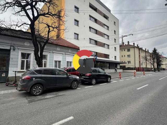 Vis a vis de noul sediu al Facultății de Drept UBB P ta Cipariu