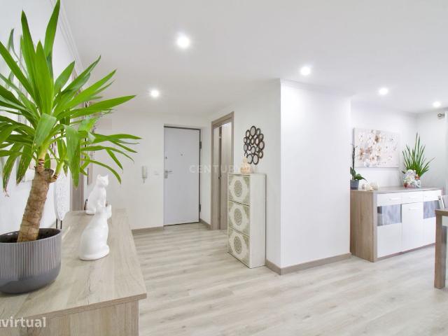 VISITAS INDISPONIVEIS *Apartamento T2 Totalmente Remodelado