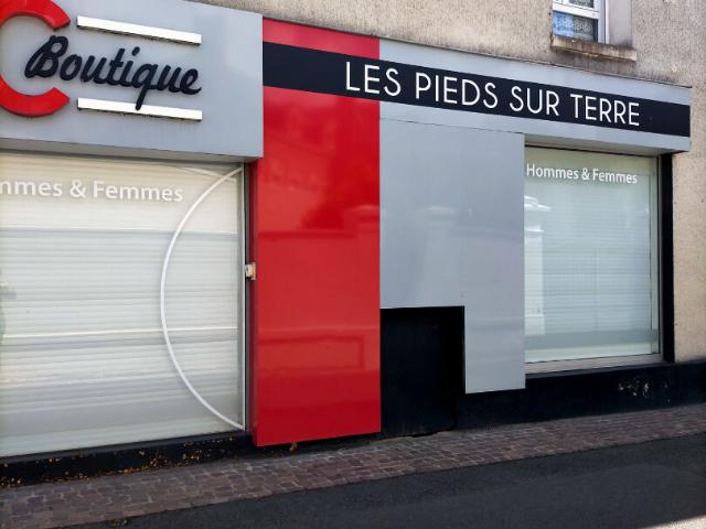 Vitrine d'exception au coeur de Vihiers Visibilité garantie !